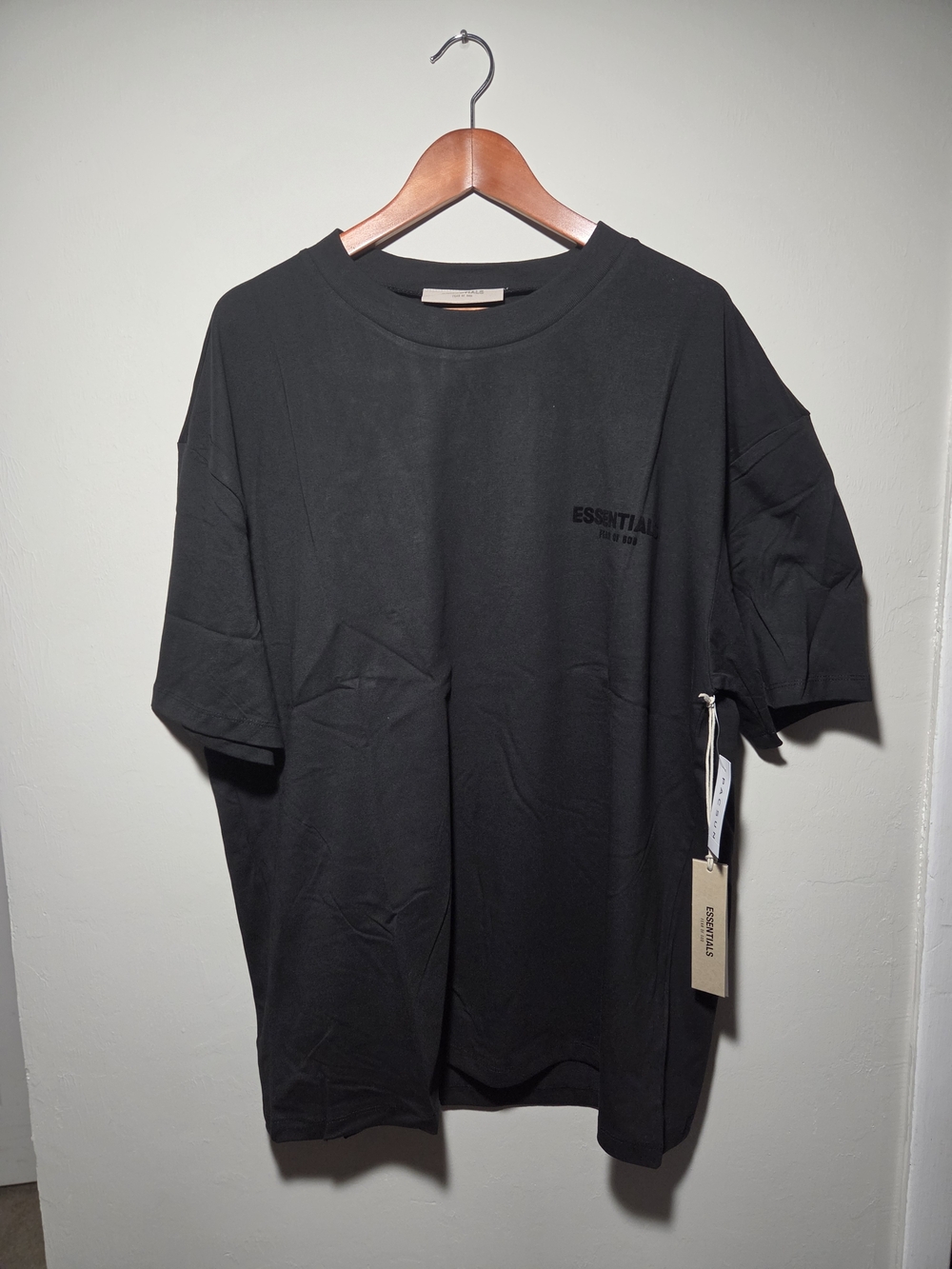 Fear Of God Black ESSENTIALS Short-Sleeve Logo Tee